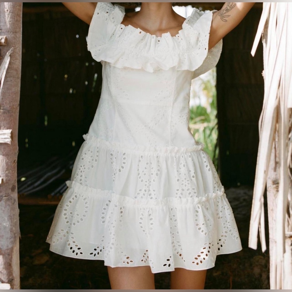 White lace dainty ruffle ZARA dress